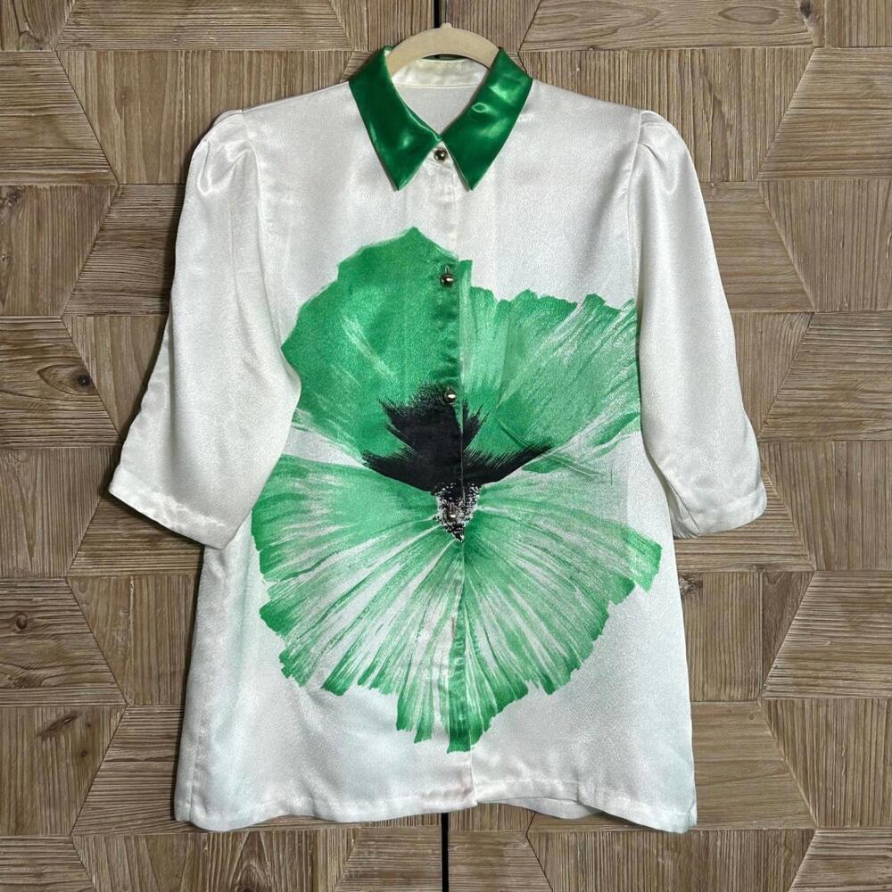 Womens White Green Floral Button Up Blouse Size M/L Cottagecore